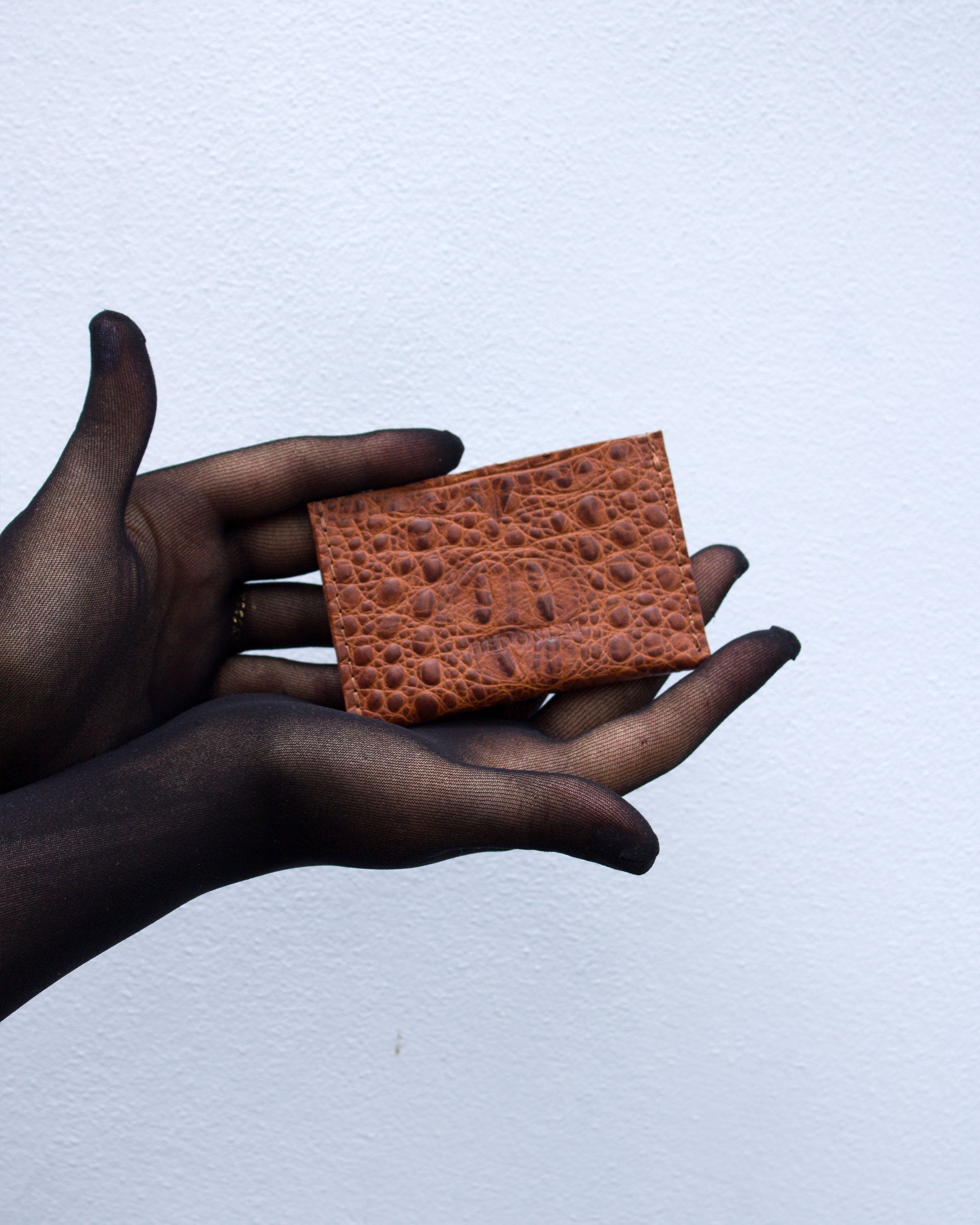 Cardholder "V"