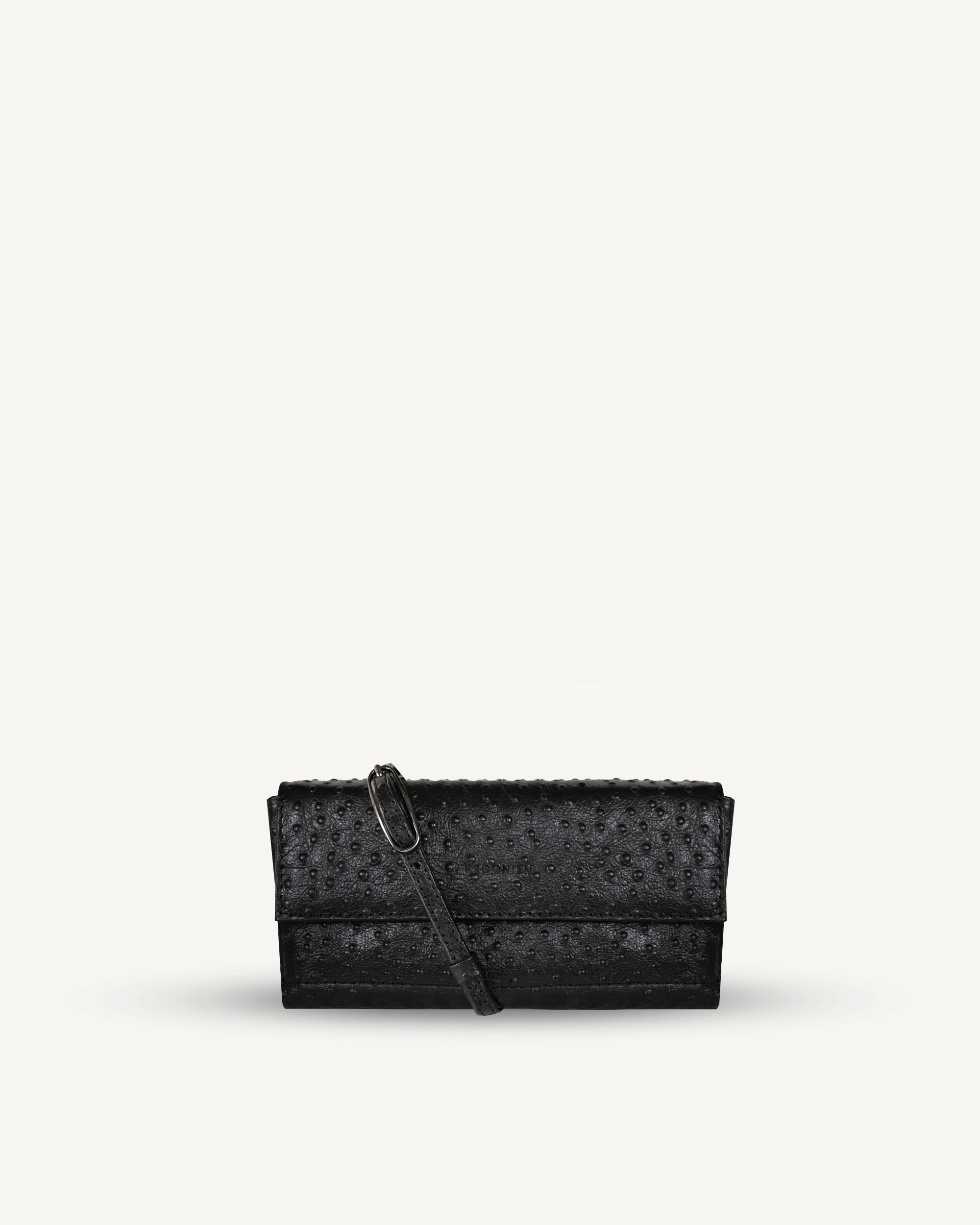 "All in one" 4-in-1 bag, embossed with an ostrich pattern. Available in two colors.