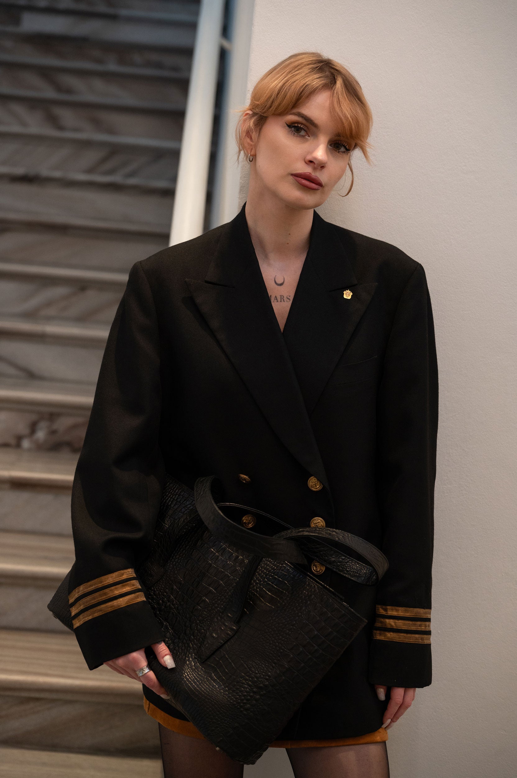 "Mimi" shopper with laptop pocket, 35 cm width. Crocodile-embossed cowhide