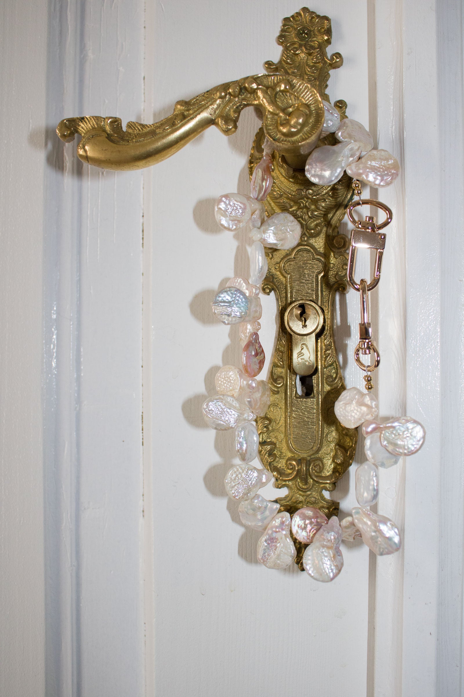 A string of freshwater pearls in three colours and sizes. Limited Edition